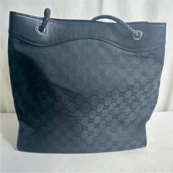 Black Gucci Bucket bag! - Picture 3 of 8